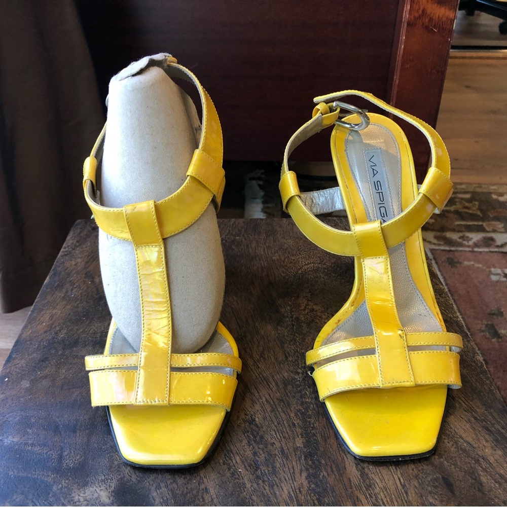 Via Spiga Yellow Sandals with Modern Design